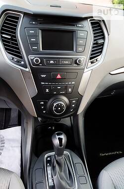 Внедорожник / Кроссовер Hyundai Santa FE 2017 в 