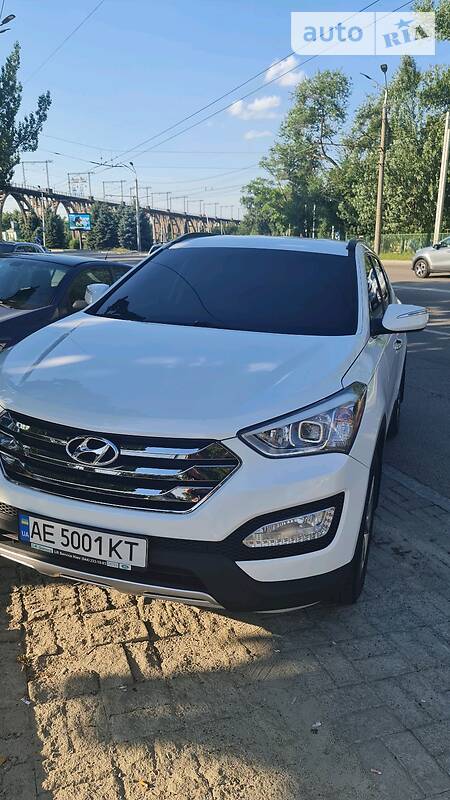 Позашляховик / Кросовер Hyundai Santa FE 2014 в Дніпрі