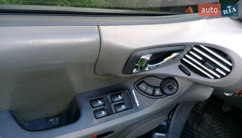 Позашляховик / Кросовер Hyundai Santa FE 2003 в Сквирі