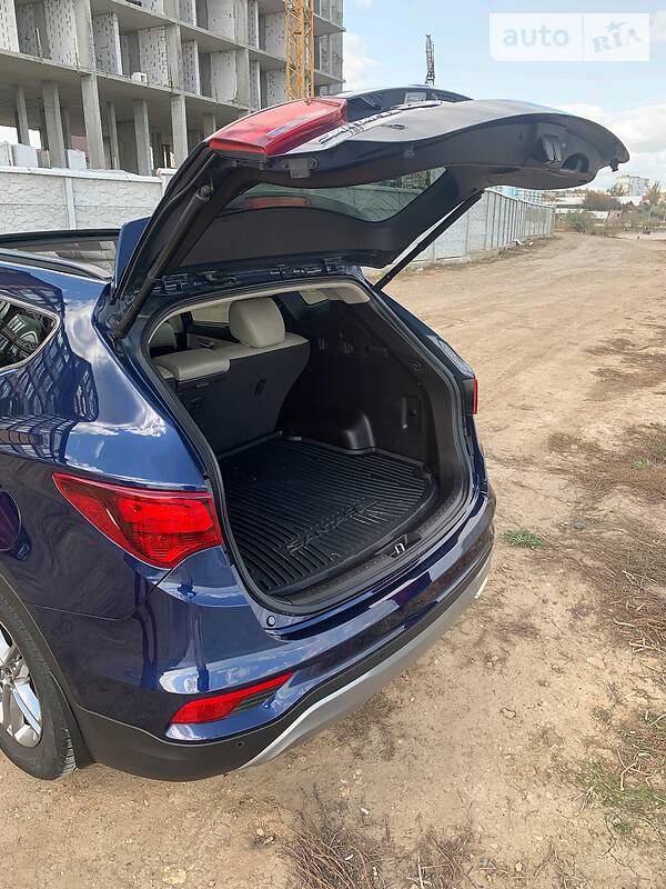 Внедорожник / Кроссовер Hyundai Santa FE 2017 в Черноморске