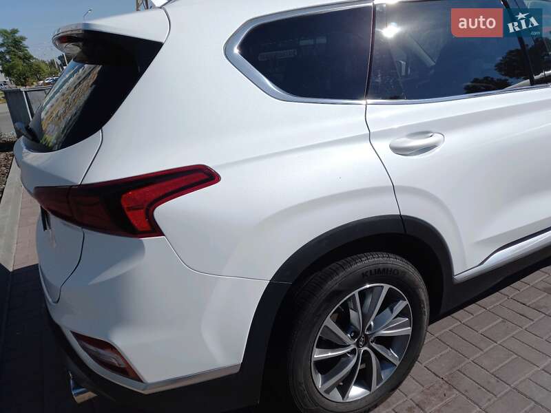 Позашляховик / Кросовер Hyundai Santa FE 2019 в Дніпрі