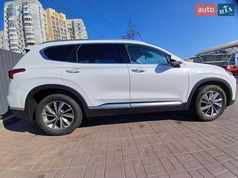 Позашляховик / Кросовер Hyundai Santa FE 2019 в Дніпрі