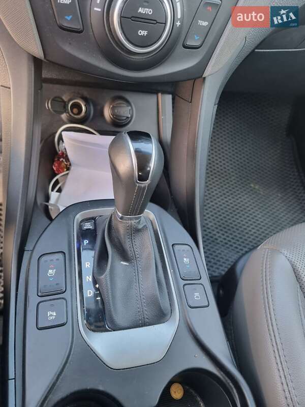 Позашляховик / Кросовер Hyundai Santa FE 2016 в Одесі