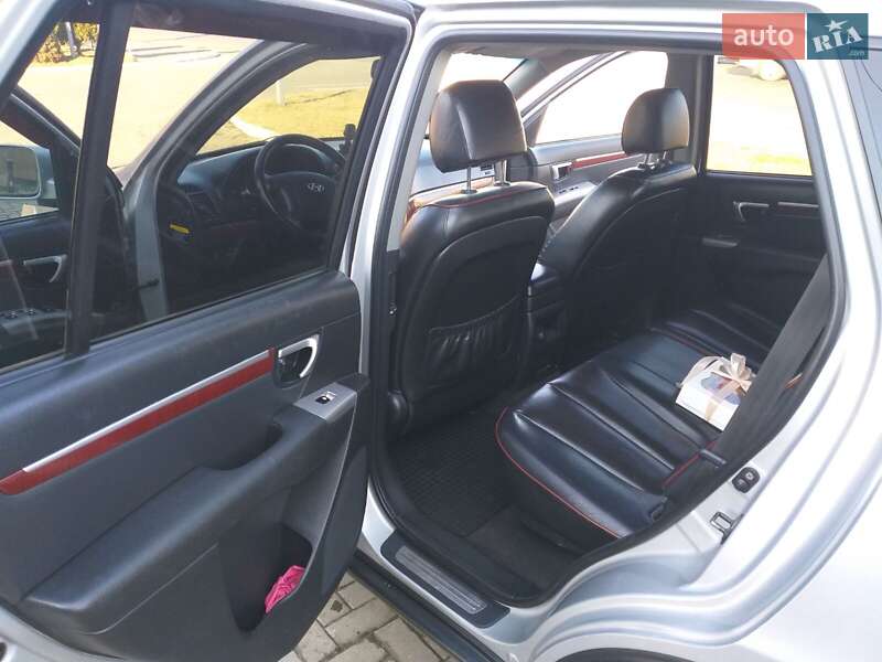 Позашляховик / Кросовер Hyundai Santa FE 2006 в Чернівцях