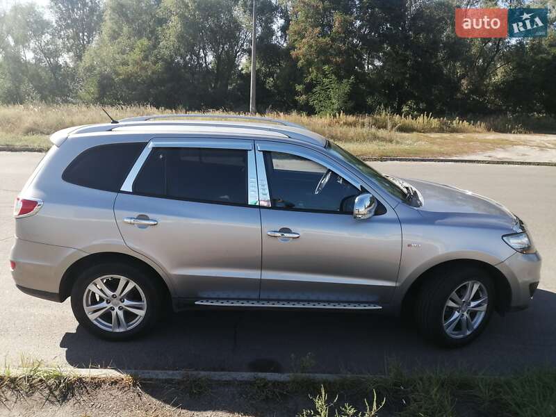 Позашляховик / Кросовер Hyundai Santa FE 2010 в Києві