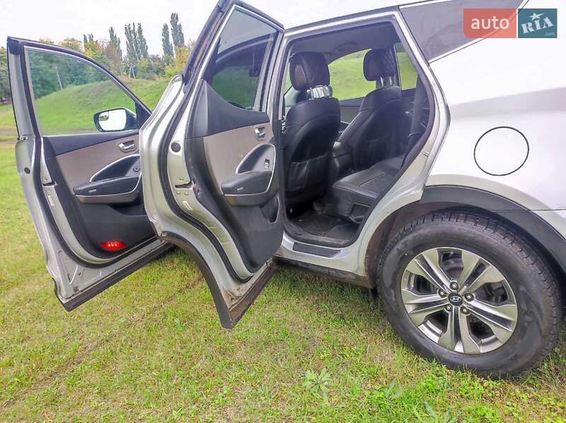 Позашляховик / Кросовер Hyundai Santa FE 2015 в Кривому Розі