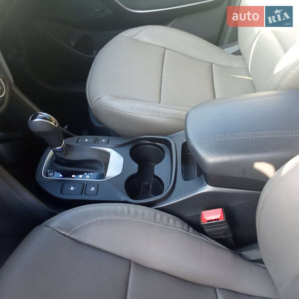 Позашляховик / Кросовер Hyundai Santa FE 2016 в Мені