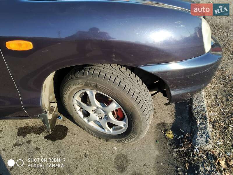 Внедорожник / Кроссовер Hyundai Santa FE 2004 в Киеве