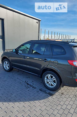 Позашляховик / Кросовер Hyundai Santa FE 2011 в Вараші