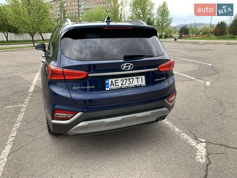 Внедорожник / Кроссовер Hyundai Santa FE 2018 в Кривом Роге