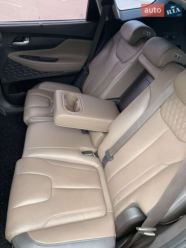 Внедорожник / Кроссовер Hyundai Santa FE 2018 в Кривом Роге