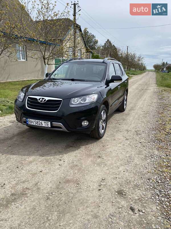 Внедорожник / Кроссовер Hyundai Santa FE 2011 в 