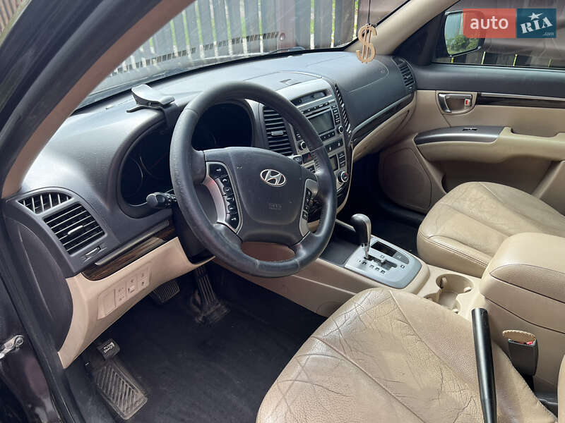 Внедорожник / Кроссовер Hyundai Santa FE 2010 в Барышевке