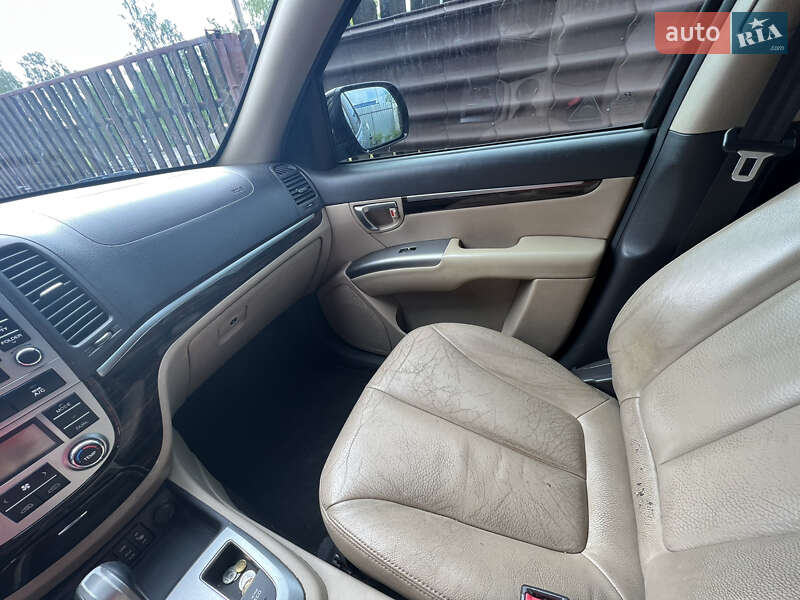 Внедорожник / Кроссовер Hyundai Santa FE 2010 в Барышевке