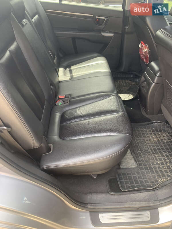 Позашляховик / Кросовер Hyundai Santa FE 2011 в Дубровиці