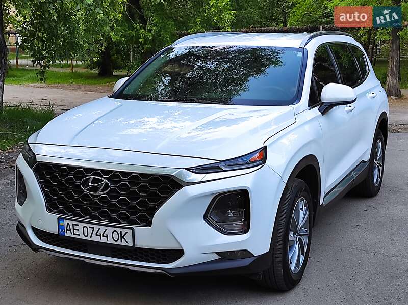 Позашляховик / Кросовер Hyundai Santa FE 2019 в Синельниковому