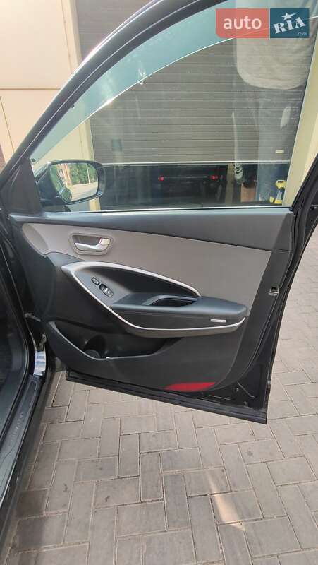 Позашляховик / Кросовер Hyundai Santa FE 2016 в Кривому Розі