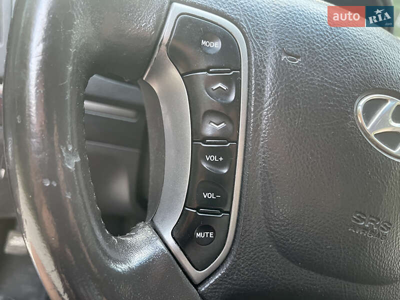 Внедорожник / Кроссовер Hyundai Santa FE 2011 в Тернополе