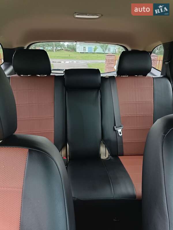 Позашляховик / Кросовер Hyundai Santa FE 2012 в Дубні