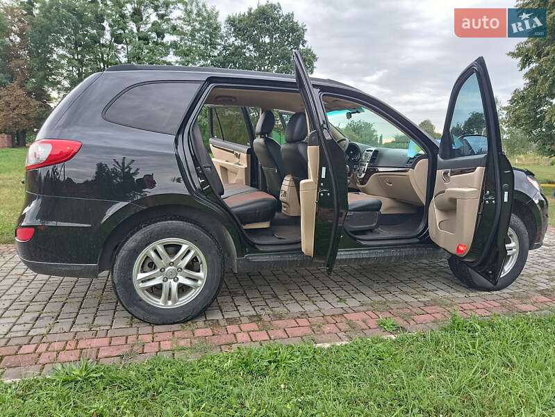 Позашляховик / Кросовер Hyundai Santa FE 2012 в Дубні