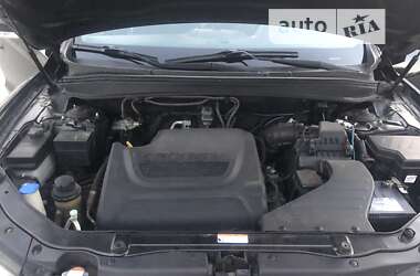 Внедорожник / Кроссовер Hyundai Santa FE 2010 в 
