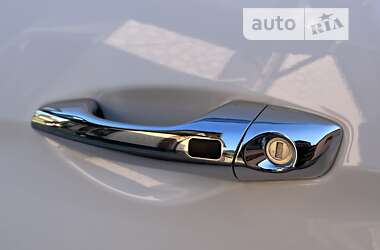 Внедорожник / Кроссовер Hyundai Santa FE 2013 в 