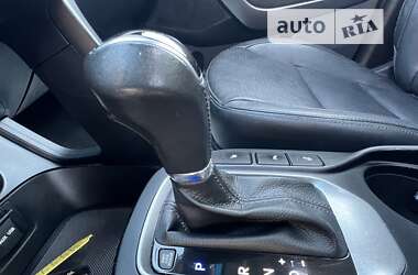Внедорожник / Кроссовер Hyundai Santa FE 2013 в 