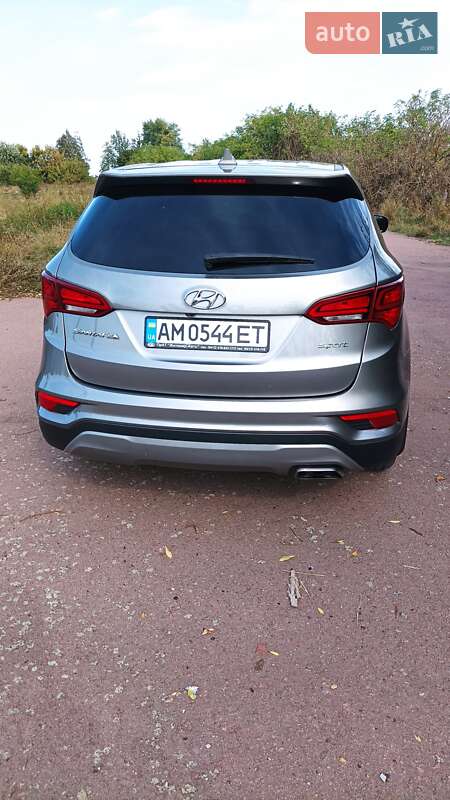 Позашляховик / Кросовер Hyundai Santa FE 2017 в Овручі