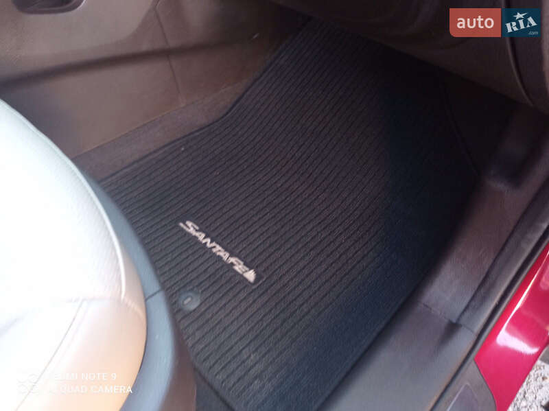 Позашляховик / Кросовер Hyundai Santa FE 2013 в Чернівцях