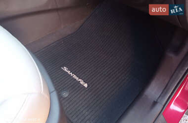 Внедорожник / Кроссовер Hyundai Santa FE 2013 в 