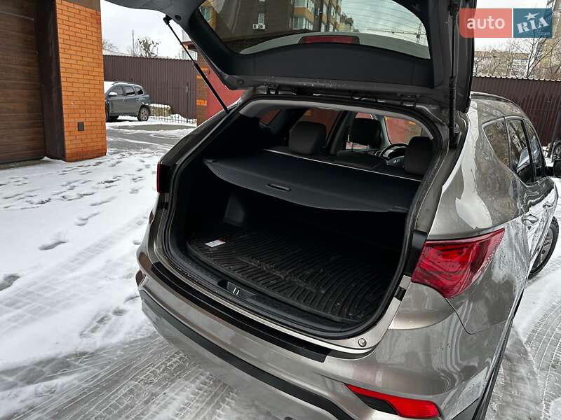Позашляховик / Кросовер Hyundai Santa FE 2016 в Черкасах