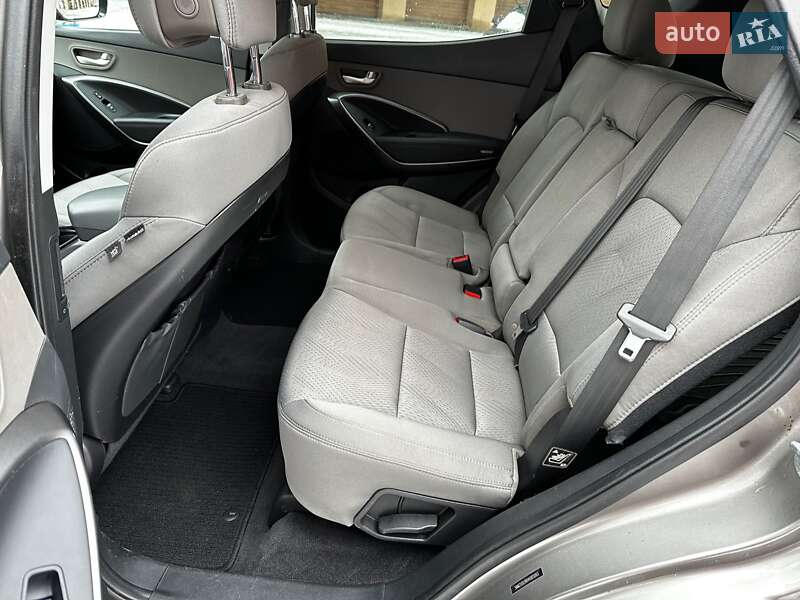 Позашляховик / Кросовер Hyundai Santa FE 2016 в Черкасах