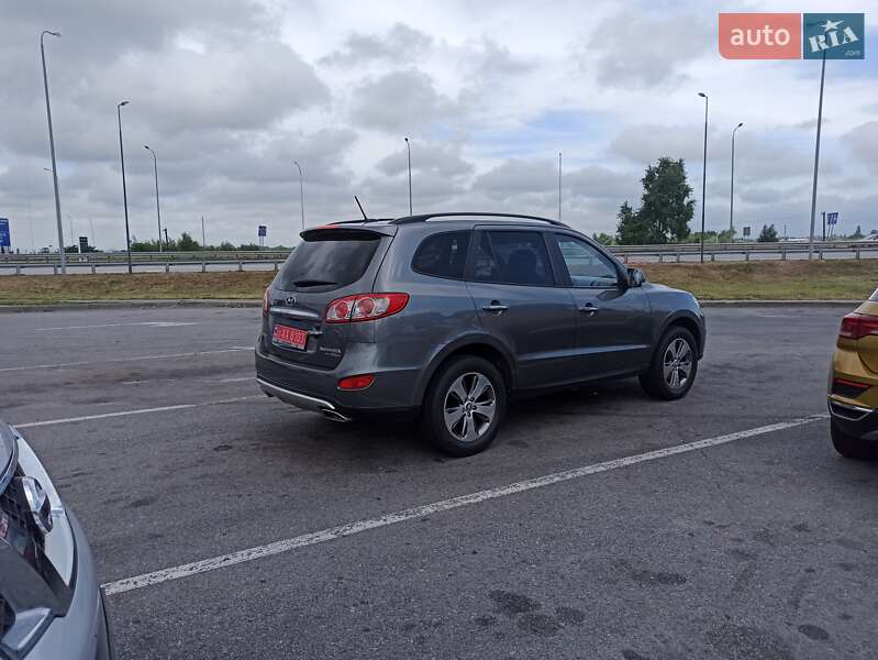 Позашляховик / Кросовер Hyundai Santa FE 2012 в Броварах