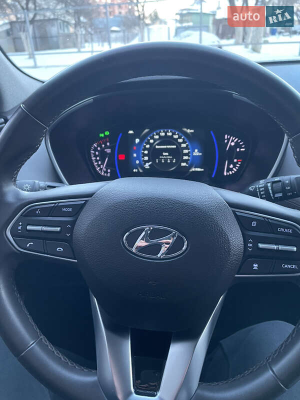 Позашляховик / Кросовер Hyundai Santa FE 2020 в Івано-Франківську