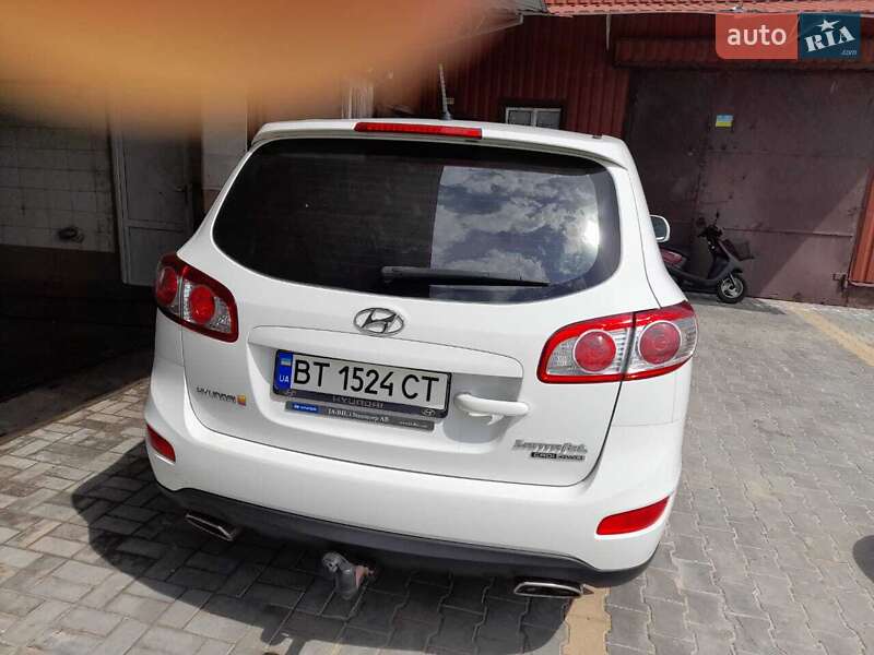 Внедорожник / Кроссовер Hyundai Santa FE 2010 в Николаеве