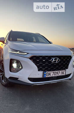 Внедорожник / Кроссовер Hyundai Santa FE 2018 в Ровно