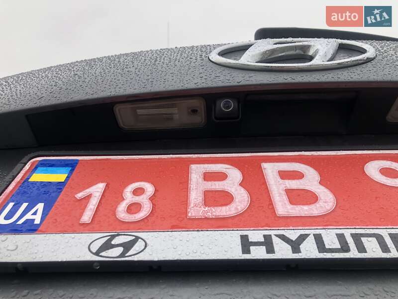 Позашляховик / Кросовер Hyundai Santa FE 2012 в Стрию