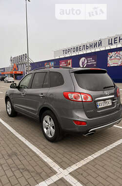 Внедорожник / Кроссовер Hyundai Santa FE 2011 в Нововолынске