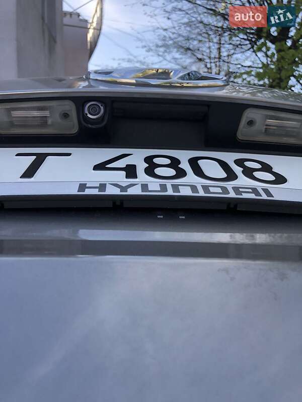 Позашляховик / Кросовер Hyundai Santa FE 2016 в Івано-Франківську