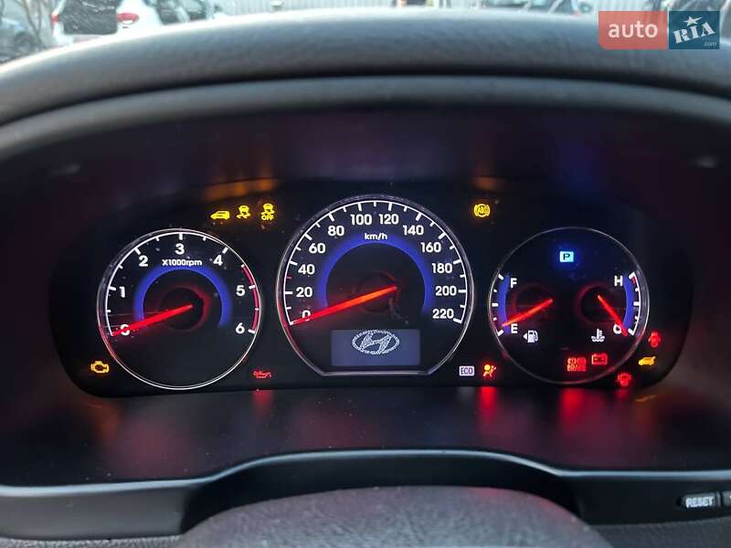 Позашляховик / Кросовер Hyundai Santa FE 2011 в Луцьку
