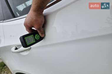 Позашляховик / Кросовер Hyundai Santa FE 2013 в 