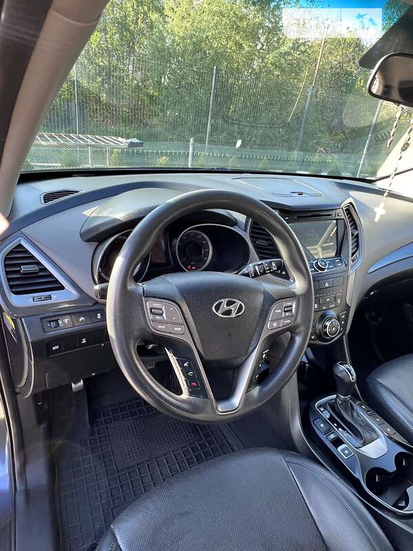 Позашляховик / Кросовер Hyundai Santa FE 2015 в Івано-Франківську