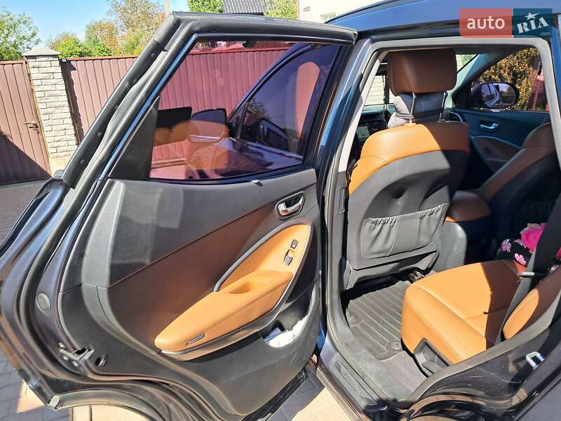 Позашляховик / Кросовер Hyundai Santa FE 2015 в Івано-Франківську