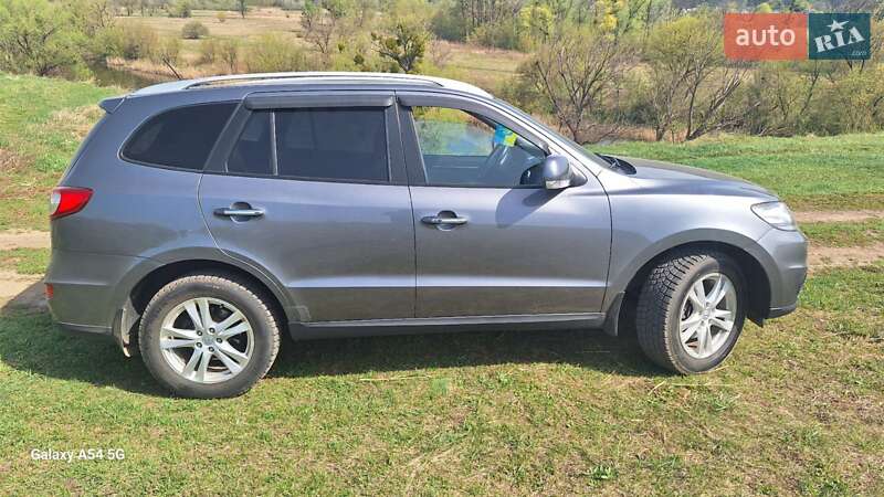 Внедорожник / Кроссовер Hyundai Santa FE 2011 в 