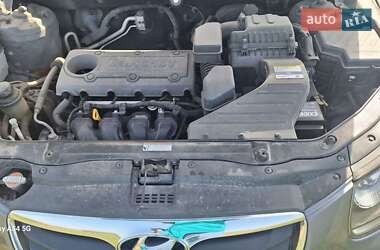 Внедорожник / Кроссовер Hyundai Santa FE 2011 в 