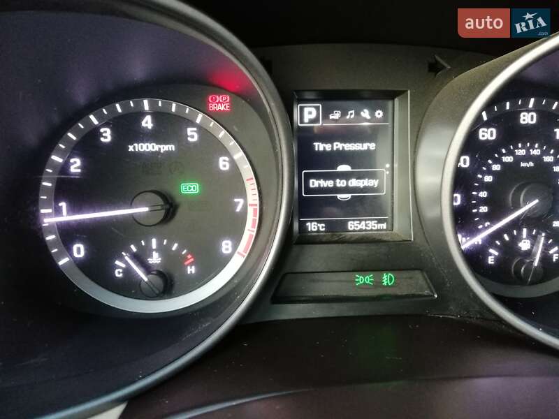 Внедорожник / Кроссовер Hyundai Santa FE 2016 в Великой Михайловке