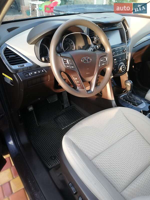 Внедорожник / Кроссовер Hyundai Santa FE 2016 в Великой Михайловке