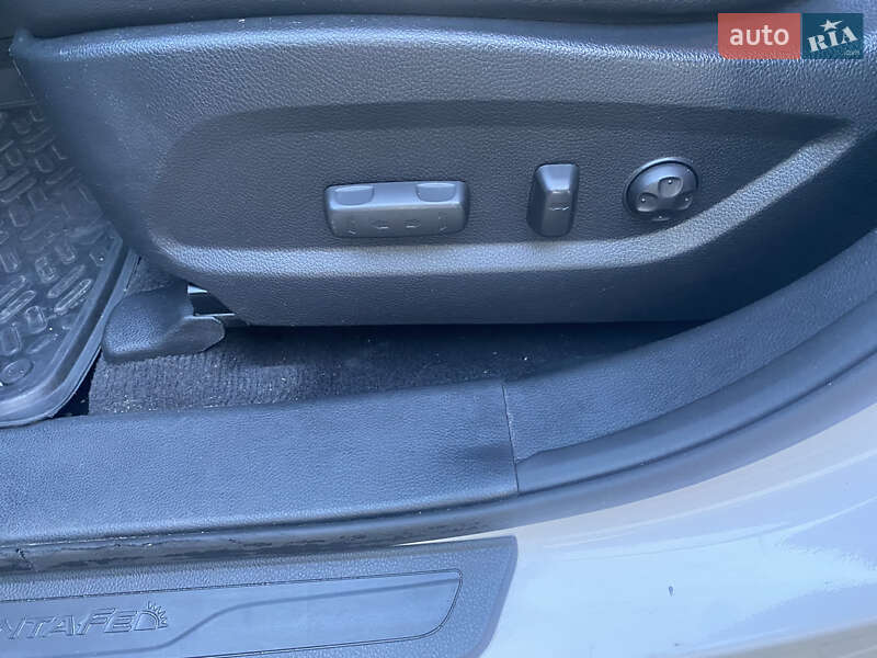 Внедорожник / Кроссовер Hyundai Santa FE 2014 в Каменец-Подольском
