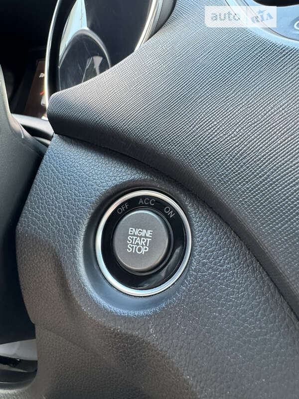 Внедорожник / Кроссовер Hyundai Santa FE 2015 в Киеве