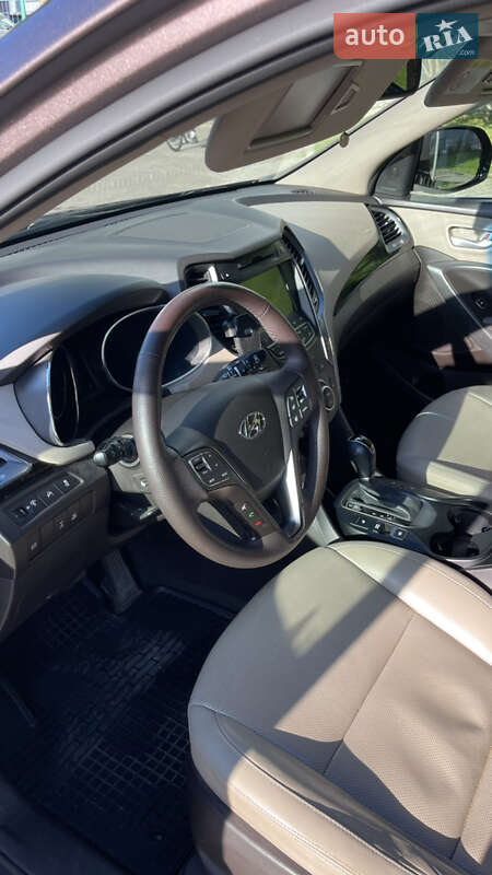 Позашляховик / Кросовер Hyundai Santa FE 2015 в Луцьку